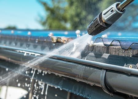 Gutter Cleaning & Brightening Thumbnail